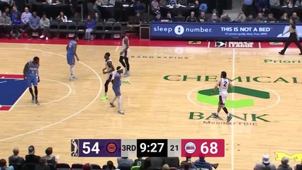 Tariq Owens with one of the day's best dunks