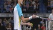 Simon upsets top seed Medvedev