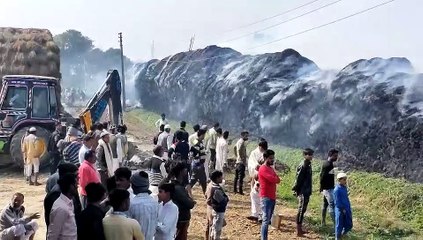 शामली: रातभर सुलगती रही आग, दमकल रहा नाकाम, फिर बारिश से बुझी आग