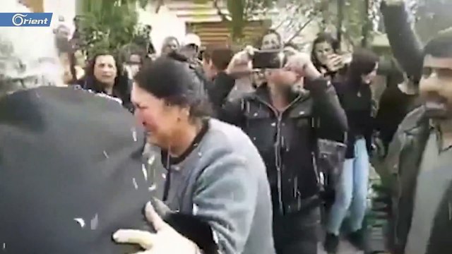 رقص وغناء خلال تشييع أحد قتلى ضباط ميليشيا أسد