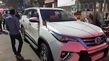 इटावा: पुलिस ने काटा भाजपा कार्यकर्ता का चालन, जमकर हुआ हंगामा