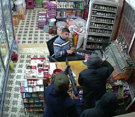 Maskeli, silahlı soygun, güvenlik kamerasında