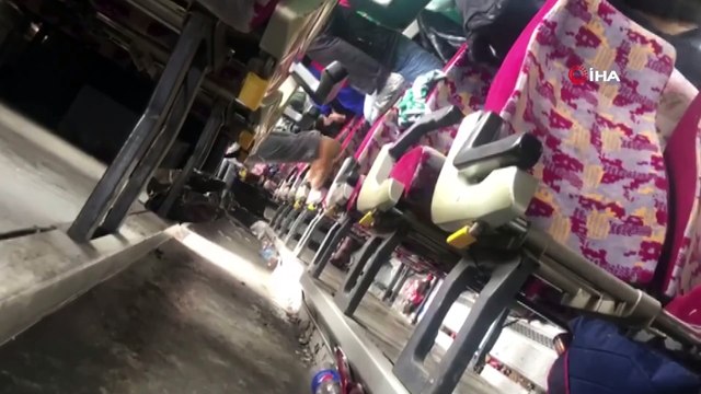 Bursaspor taraftarını taşıyan otobüs devrildi...Kaza anını böyle kaydettiler