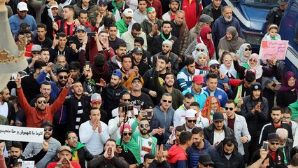 قصة الحراك الشعبي بالجزائر في ذكراه الأولى