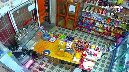 Maskeli, silahlı soygun, güvenlik kamerasında