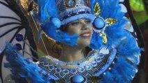 Brasil vibra al ritmo de la samba en su primer día de Carnaval
