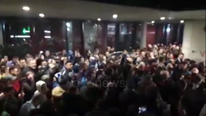 Ora News - Video ekskluzive/ Tirana "shtypi" Kukësin, ja festa madhështore e tifozëve bardheblu