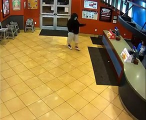 Casal de polícias interrompe lanche para impedir assalto em restaurante