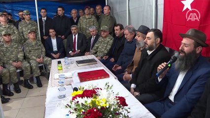 Bakan Akar ve komutanlardan şehit ailesine taziye ziyareti