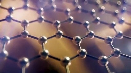 El ministro Pedro Duque explica por qué los satélites no pueden moverse con cuerdas