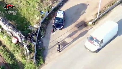 Mola di Bari - Ruba 85 litri d'olio d'oliva in un garage, arrestato albanese (22.02.20)