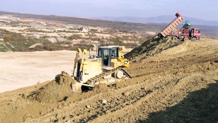 Caterpillar D7R2 XR Dozer In Hurd Work