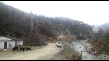 Sason'da heyelanın kapattığı yol ulaşıma açıldı