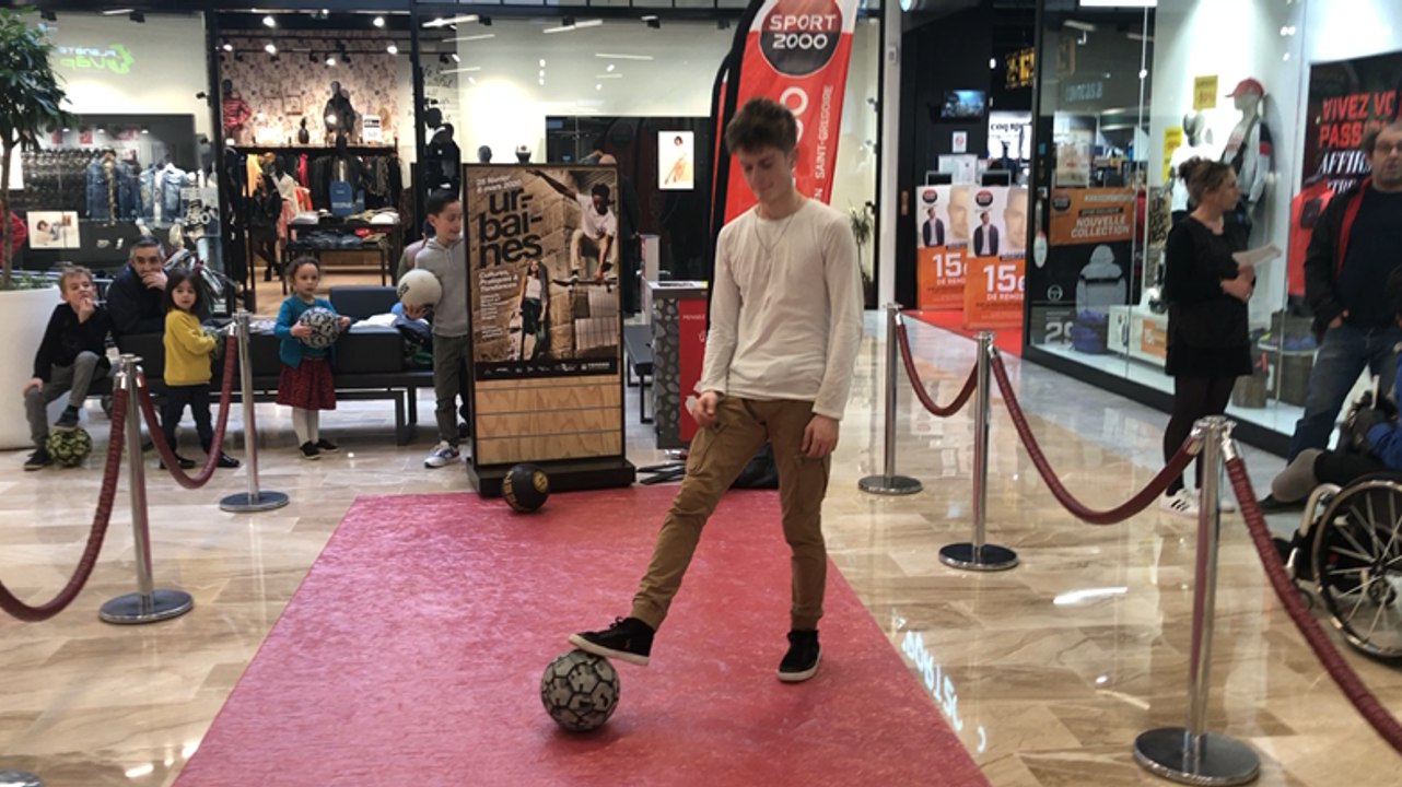 Damien fait du freestyle