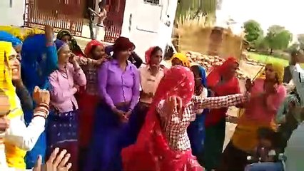 मंडावरी लालसोट मीना गीत लेडिज शादी में