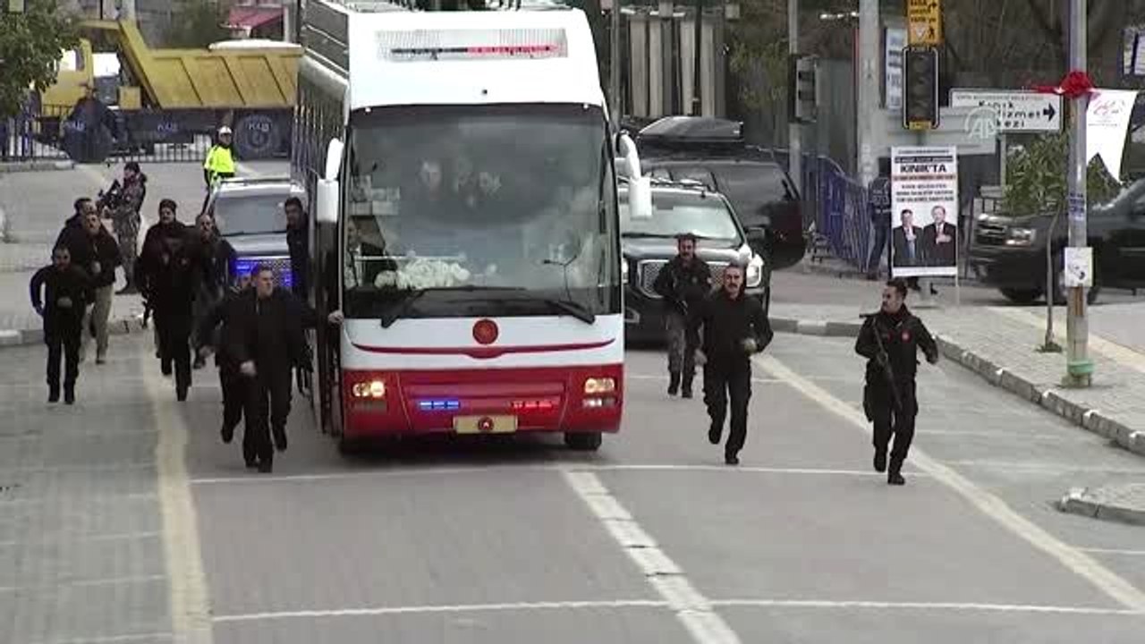 Binali Yıldırım: "Kınık bugün bayram yapıyor bayram"