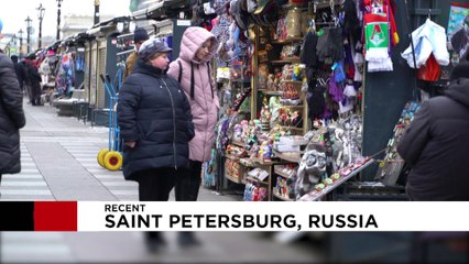 20 ans après son arrivée au pouvoir le portrait de Vladimir Poutine est partout
