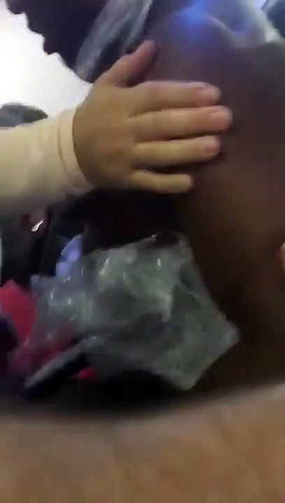 “Ils m’ont emballé comme un colis” : le cri de détresse d’un Africain expulsé de Turquie