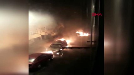 Fatih'te 9 otomobil kundaklandı, mahallede korku dolu anlar yaşandı-3