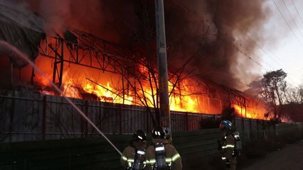 화성 폐기물 적재 창고에서 불...다친 사람 없어 / YTN