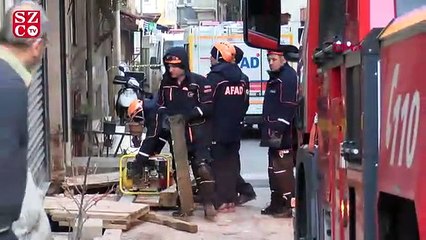 Beyoğlu'nda metruk binada çökme