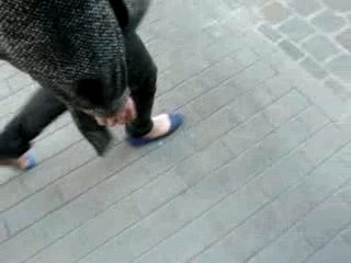 "comme un chien avec des pantoufles"