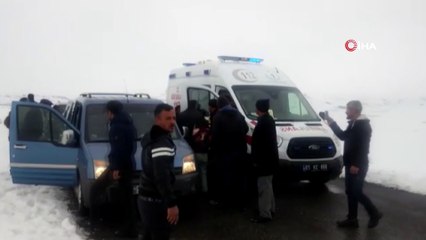 İran depremi Van'ın bazı köylerinde hasara neden oldu