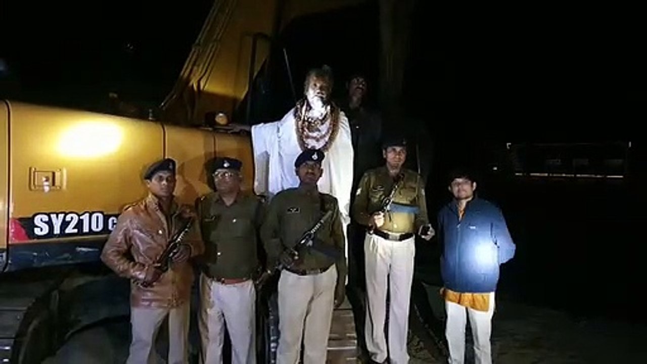 रायसेन: कंप्यूटर बाबा ने दिया बड़ी कार्यबाही को...