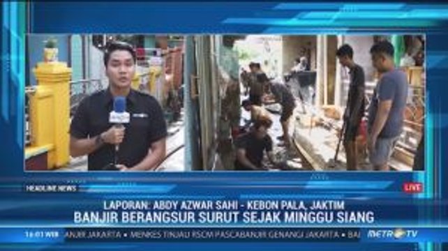 Banjir Surut, Warga Kebon Pala Gotong Royong Bersihkan Lumpur