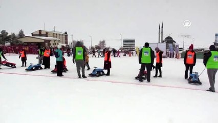 Erciyes'te eşler "Artık çekilmez oldun" diyerek yarıştı