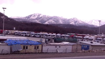 Irak, koronavirüs nedeniyle İranlıların ülkeye giriş yasağı süresini uzattı