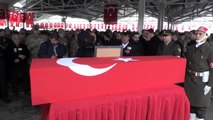 İdlib şehidi Tankçı Sözleşmeli Er Mecit Demir, son yolculuğuna uğurlandı (1)