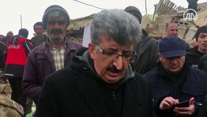 Van Valisi Bilmez: Enkaz altında kimse yok