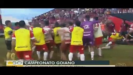 Fútbol policía  gas pimienta