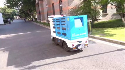 Robô entregando mercadorias