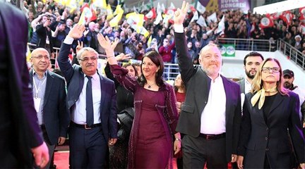 Son dakika: HDP'de Sezai Temelli'nin yerine Mithat Sancar eş başkan seçildi