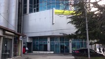 Ora News - Korçë/ Vajza bie nga taraca e lokalit, dërgohet në gjendje të rëndë në spital