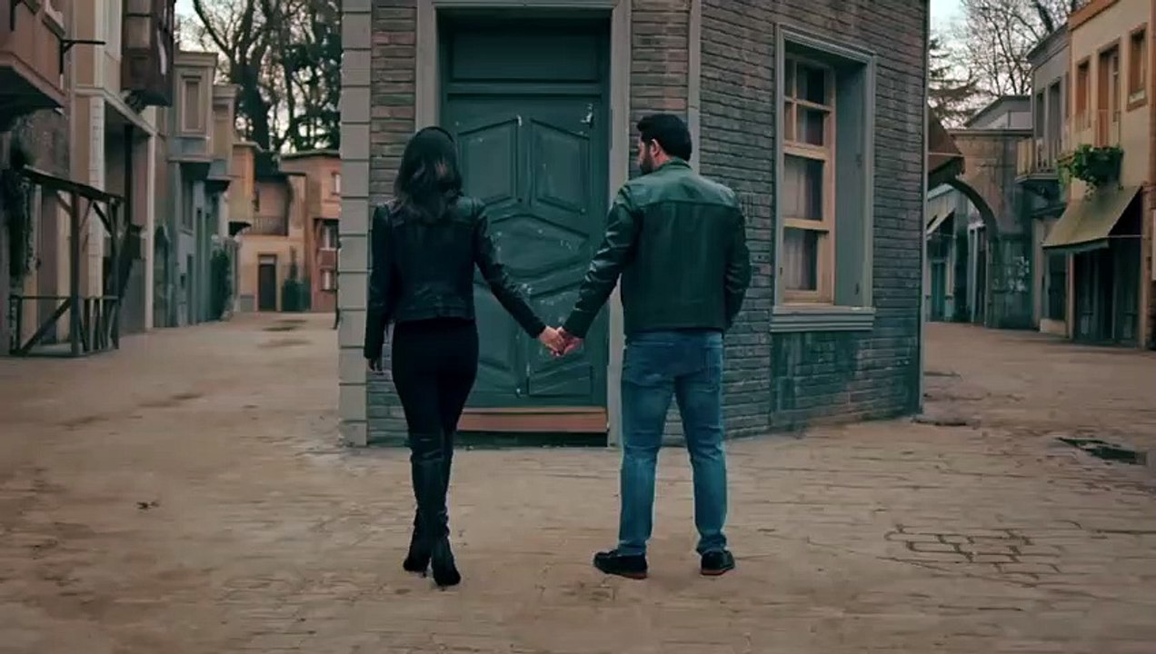 Emre Hancı feat. Ahmet Selçuk İlkan - Her Şeyi Bitirdik