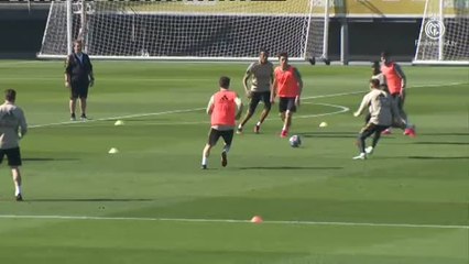 Video herunterladen: El Real Madrid comienza a preparar el partido de Champions frente al Manchester City