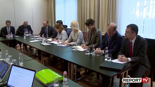 Report TV -Basha në krah të Metës: Mbështes tubimin, qytetarët të mbrojnë Kushtetutën