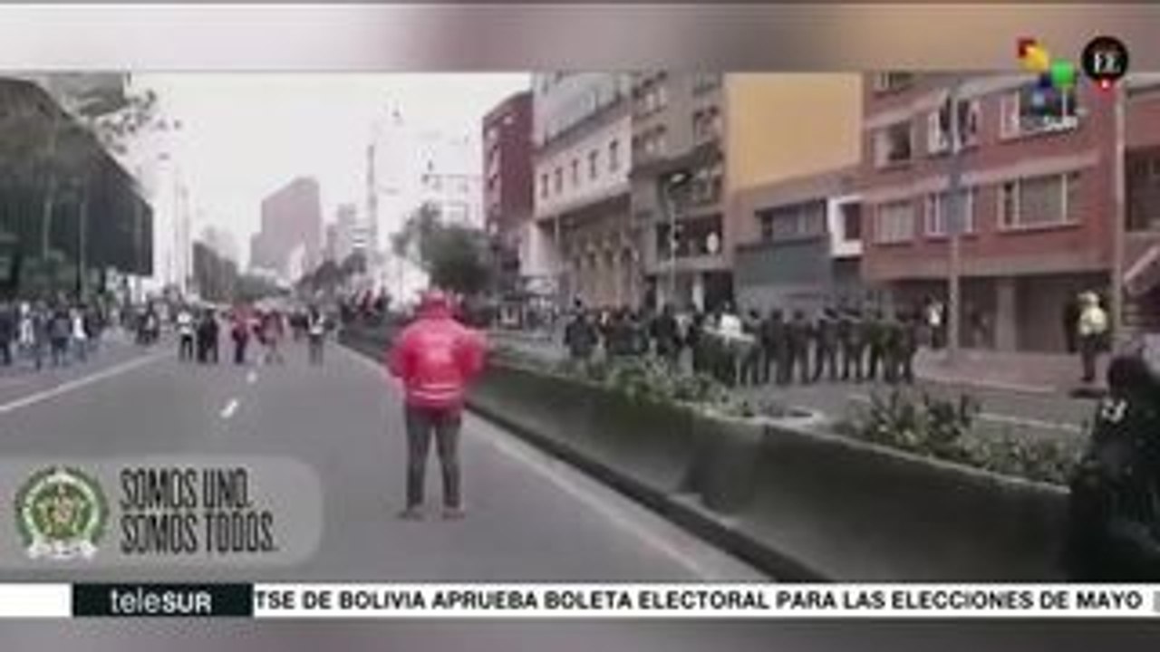 Colombia: policía reprime marcha de estudiantes universitarios