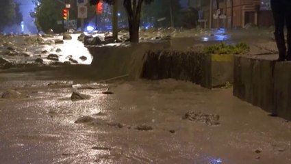 Video herunterladen: Bolivian city flooded after heavy rain