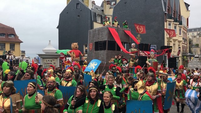 Carnaval de Granville : la cavalcade depuis le Casino
