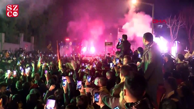 Galatasaray Florya'da şampiyon gibi karşılandı
