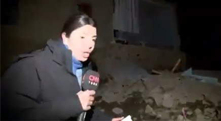 Depreme canlı yayında yakalandı