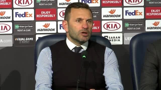 Medipol Başakşehir-Sporting Lizbon maçının ardından - Okan Buruk (2)