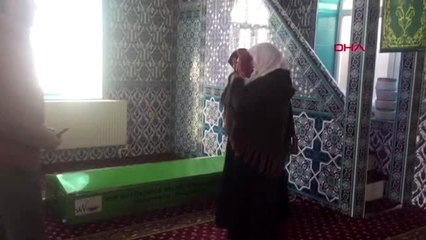 Van depreminde hayatını kaybedenlerin cenazeleri camide-2