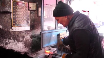 Isparta 50 yıllık demirci ustası: biz de bıraktık mı bu işi yapan kalmayacak