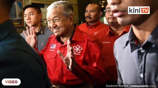 Sah! Dr Mahathir letak jawatan