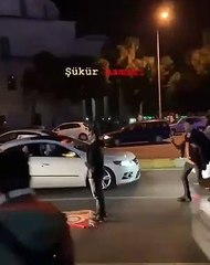 Bir Galatasaray taraftarı Fenerbahçe galibiyetinden sonra şükür namazı kıldı